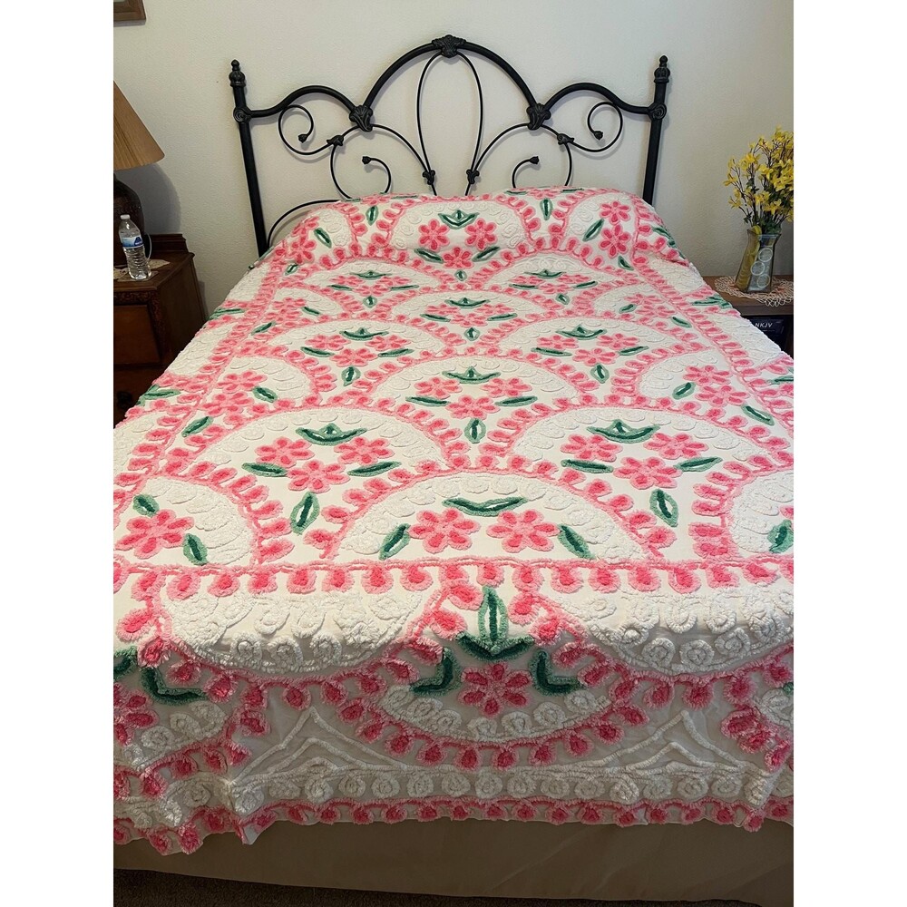 Vintage Chenille Bedspread Blanket Pink White Flowers Swirls, Queen, Full Size